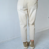 Subtle Statment Barrel Jean