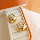 Amélie Round Huggie Earring